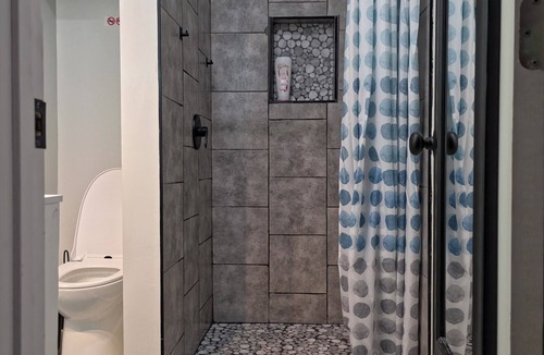 Florence Cabin | Charming 1-bedroom cabin in welcoming Florence with AC and heating