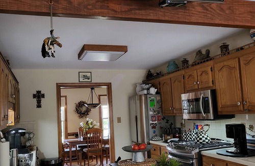Petersburg House | Charming 1-bedroom house in Petersburg with AC, WiFi. Enjoy your stay