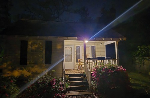 Lexington House | Charming 1-bedroom House 2 miles from Downtown Lexington - The Owlhouse