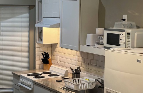 Buckingham Estates Apartment | Charming 1-bedroom studio with AC in vibrant Austin