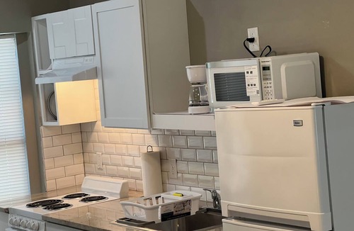Buckingham Estates Apartment | Charming 1-bedroom studio with AC in vibrant Austin