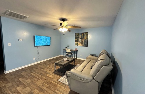 Drayton Cottage | Charming 1 or 2-bedroom cottage retreat, full kitchen, bath, and laundry