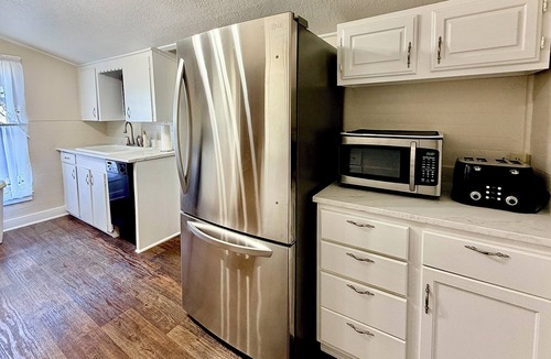 Burnet House | Charming 1870's ranch house, 4-bedroom, sleeps 11 adults, in Burnet TX.