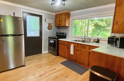 Bakersville Cottage | Charming 1940s Cottage Updated-Creek Front-Fire Pit