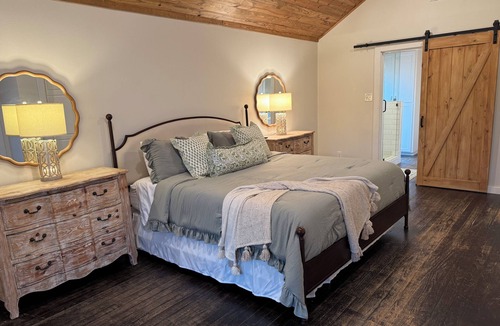 Sulphur Springs House | Charming 2-bedroom farmhouse in awesome Sulphur Springs, Texas