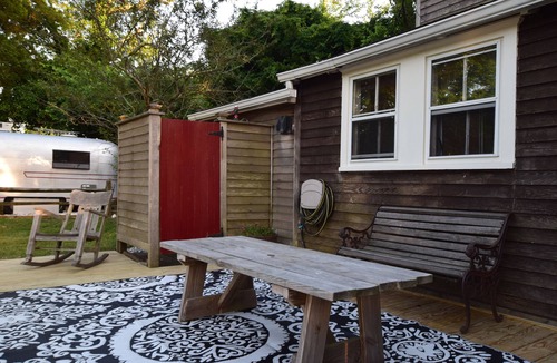 Lower Township Cottage | Charming 2-bedroom cottage + Beach service in fantastic Cape May
