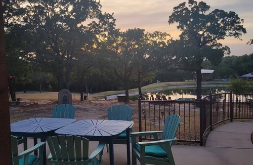 Agnes House | Charming 2-bedroom house on 40 acres in Springtown with pond