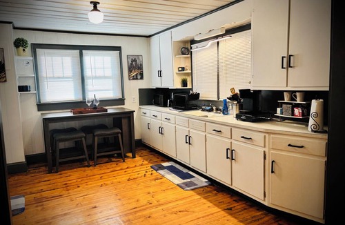 Morganton House | Charming 2-bedroom house in fabulous Morganton