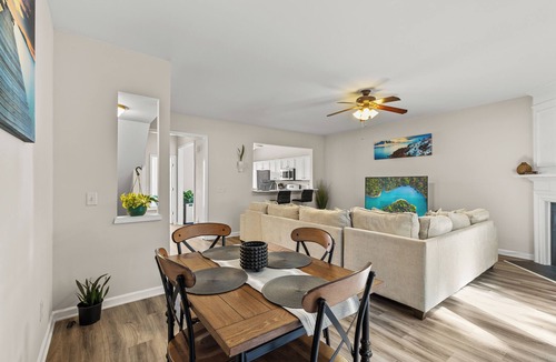 Northwest Raleigh House | Charming 2-bedroom townhome near RDU Airport and downtown Raleigh