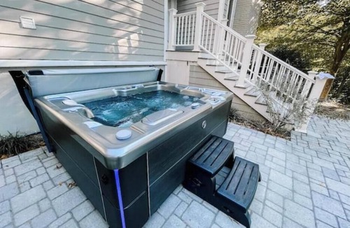 Dickerson Apartment | Charming 2-bedroom apartment with WiFi, AC in lovely Barnesville