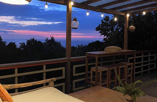 Honaunau-Napoopoo Apartment | Charming 2-bedroom apartment on beautiful farm in Honaunau with WiFi