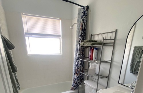 Paluxy Cabin | Charming 2 bedroom/1bath ranch bunk house located just outside Stephenville.