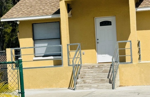 Mineral Villa | Charming 2-bedroom villa with AC and WiFi in peaceful Ruskin