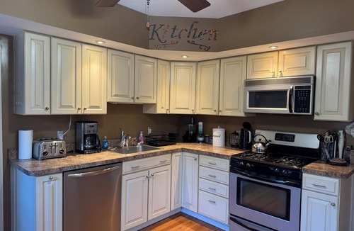 Butztown House | Charming 2 BR Whole-house rental Explore Historic Bethlehem