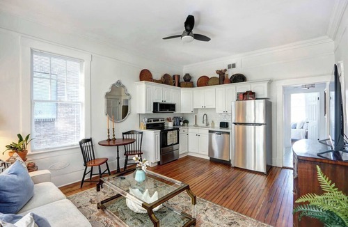 Thomas Square Apartment | Charming 2BR/1BA in a Restored 1920s Savannah Home