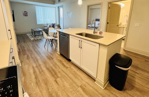 Downtown Charleston Apartment | Charming 2BR/2BA Oasis in Historic Charleston, SC
