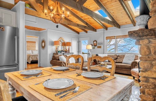 Blowing Rock Cottage | Charming 2BR Cabin w/Amazing Views! Minutes to Boone & Blowing Rock