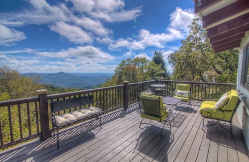 Blowing Rock Cottage | Charming 2BR Cabin w/Amazing Views! Minutes to Boone & Blowing Rock
