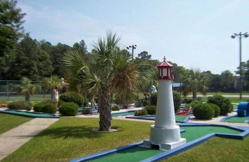 New Bern Condo | Charming 2BR Condo Access to Pool & Fitness Center