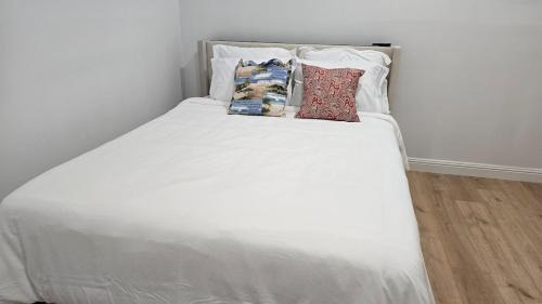 Stockbridge House | Charming 2BR Home Comfort Meets Style