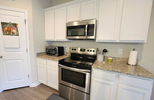 West Columbia House | Charming 3-bedroom house with backyard and 2-car garage