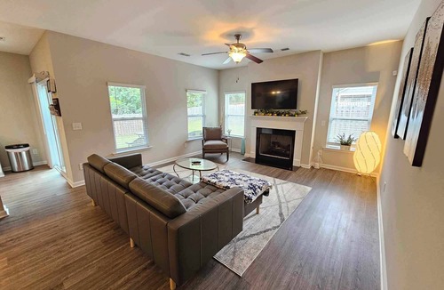 West Columbia House | Charming 3-bedroom house with backyard and 2-car garage