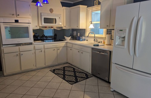 Dublin House | Charming 3-bedroom, 2-bath house with lovely Koi pond located in Dublin, GA