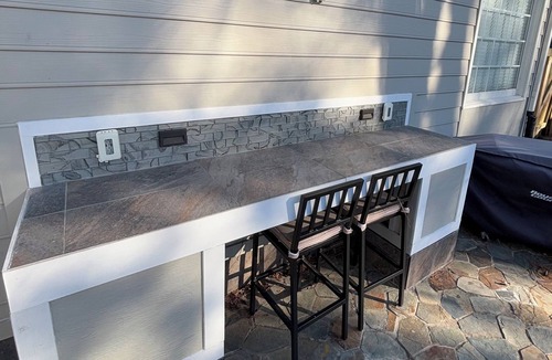 Apex House | Charming 3-bedroom 3-full bath pet and family friendly house in Apex