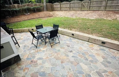 Apex House | Charming 3-bedroom 3-full bath pet and family friendly house in Apex