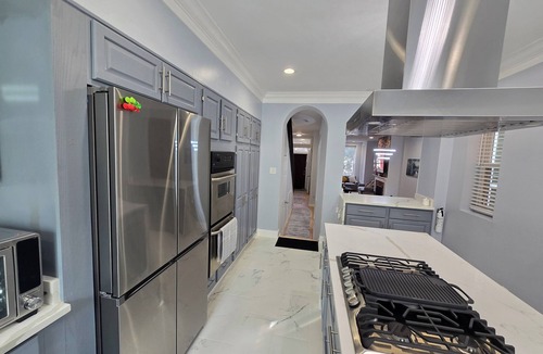 Mount Vernon Square House | Charming 3-bedroom by Convention Center DC WiFi, AC, Free off street Parking