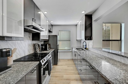 Austin House | Charming 3-bedroom house with an Amazing pool and Outdoor Hangout Area