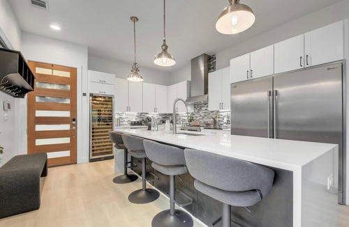 Swede Hill House | Charming 3-bedroom house with luxury amentities in central Austin