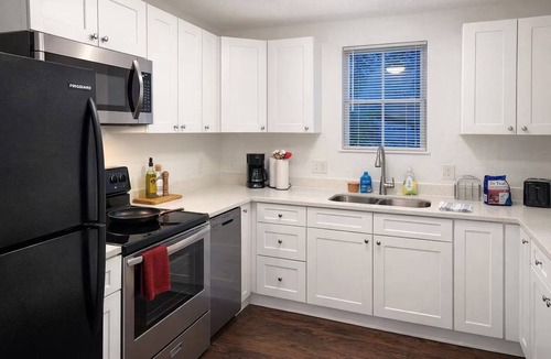 Chestnut House | Charming 3-bedroom house Austin TX