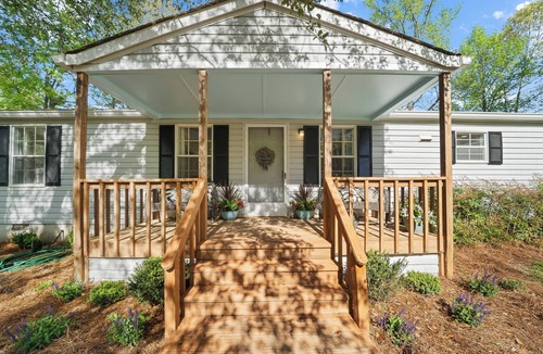 Eatonton House | Charming 3-bedroom house on Big Water in Sparta