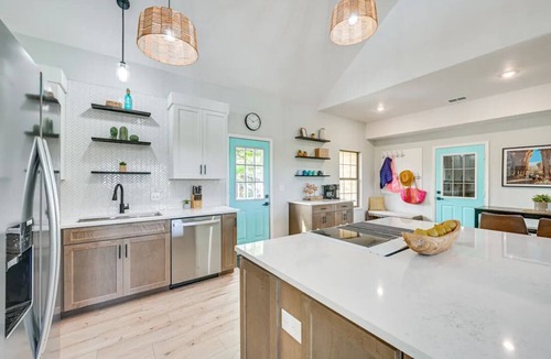 Buchanan Dam House | Charming 3-bedroom 3-bathroom house with WiFi, AC in fantastic Buchanan Dam