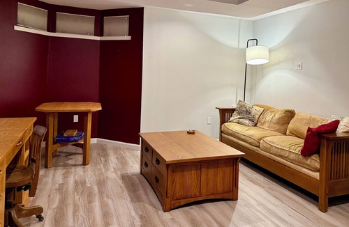 Gaithersburg House | Charming 3-bedroom townhome with AC, WiFi in fabulous Gaithersburg