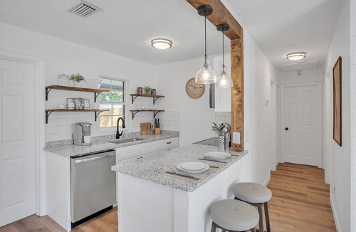 Beach Haven Cottage | Charming 3-bedroom cottage in JAX Beach/Mayo Clinic