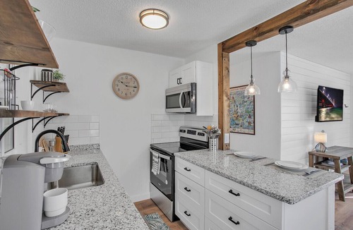 Beach Haven Cottage | Charming 3-bedroom cottage in JAX Beach/Mayo Clinic