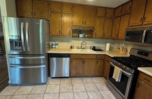 Inman House | Charming 3-bedroom House on 1.3 acres with a fully fenced private backyard