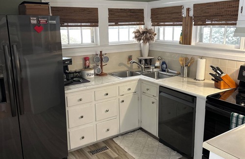 Hartwell House | Charming 3 br 2 bath house in peaceful Hartwell with AC, WiFi