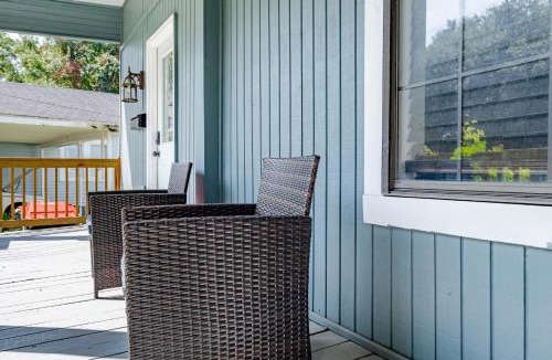 Lafayette Apartment | Charming 3BR Historic Home on Mardi Gras Route