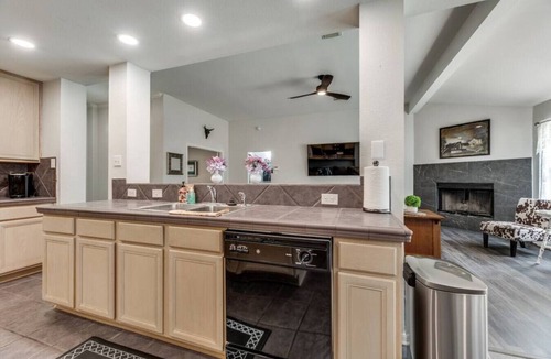 Johnson City House | Charming 4BDRM Home/Pool & Hot Tub/Near Wineries!