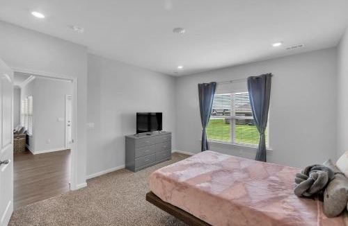 Capshaw House | Charming 4BR Ranch-Style Home Corner Lot