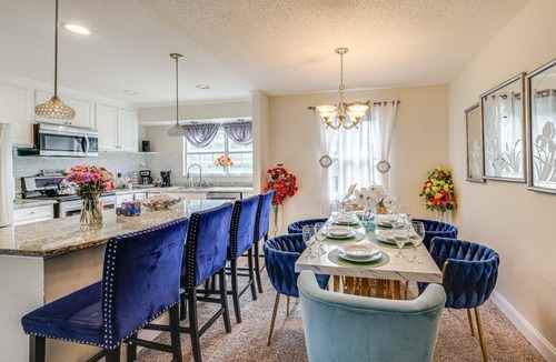 Oxon Hill-Glassmanor Bed & Breakfast | Charming 5-bedroom in pleasant Fort Washington with AC And Free parking