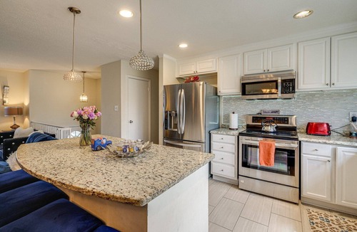 Oxon Hill-Glassmanor Bed & Breakfast | Charming 5-bedroom in pleasant Fort Washington with AC And Free parking