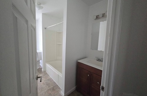 Camden House | Charming 6 Bed& 3bath Home Near Philadelphia