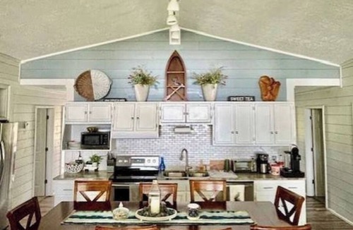 Anacoco House | Charming 7-bed, 3 bath lakefront home on South Toledo Bend in Anacoco, LA