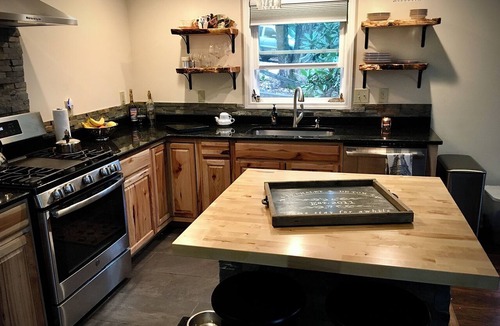 Newland Apartment | Charming and private suite in the gorgeous North Carolina Mountains