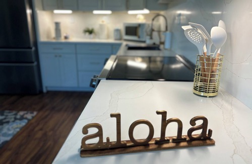 Keolu Hills Apartment | Charming apartment with AC and WiFi in serene Kailua.