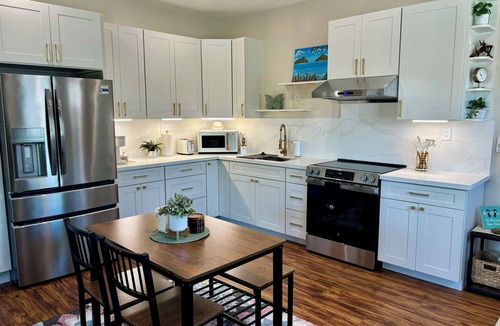 Keolu Hills Apartment | Charming apartment with AC and WiFi in serene Kailua.